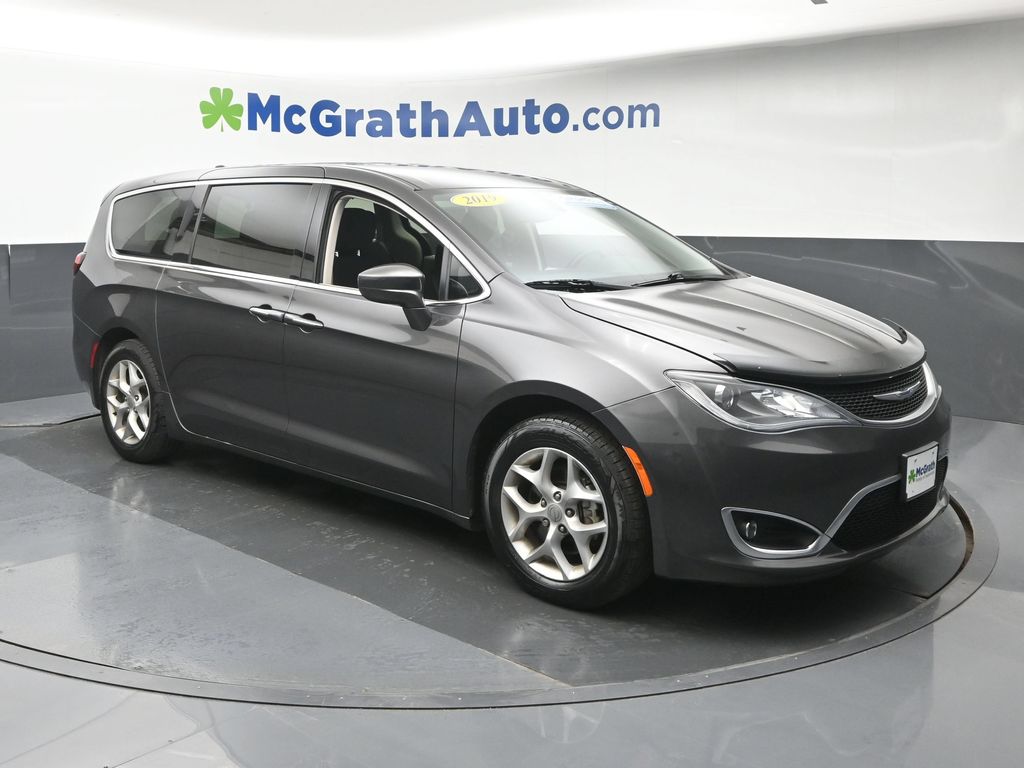 Used 2019 Chrysler Pacifica Touring Plus with VIN 2C4RC1FG6KR668743 for sale in Hiawatha, IA