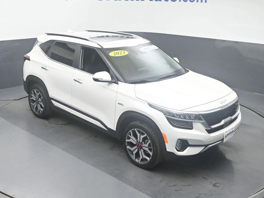 Used 2023 Kia Seltos SX with VIN KNDETCA27P7418586 for sale in Hiawatha, IA