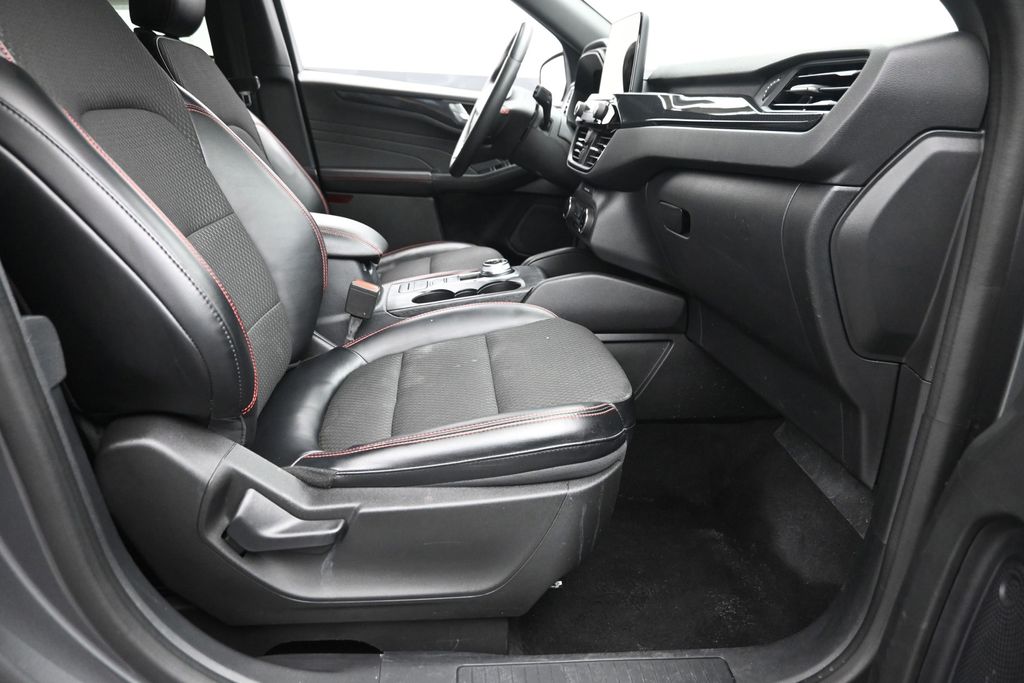 2023 Ford Escape ST-Line - Photo 9