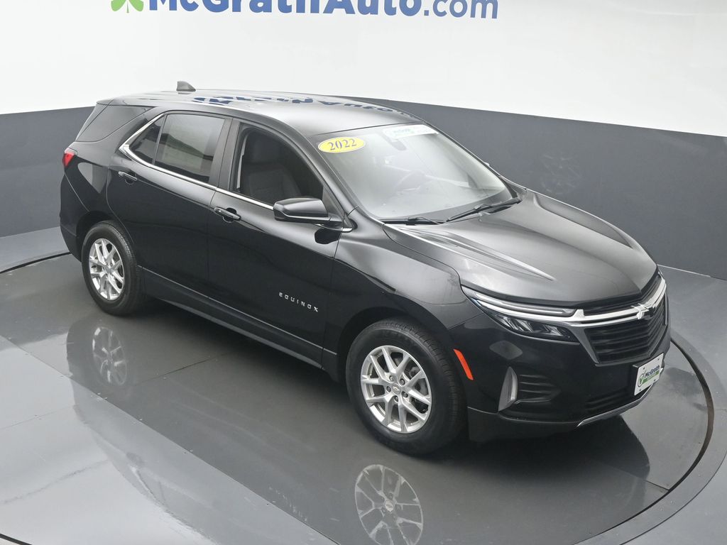 Used 2022 Chevrolet Equinox LT with VIN 3GNAXKEV9NL120624 for sale in Hiawatha, IA