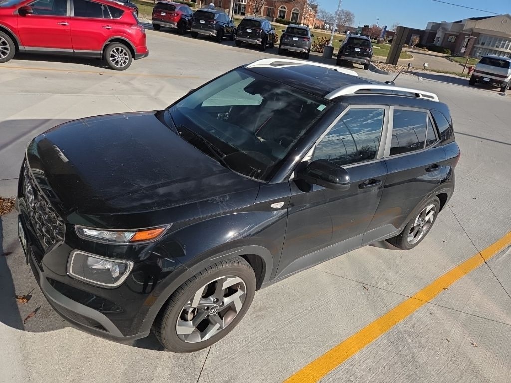 Used 2023 Hyundai Venue SEL SUV