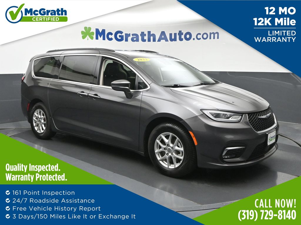 2022 Chrysler Pacifica Touring L's photo