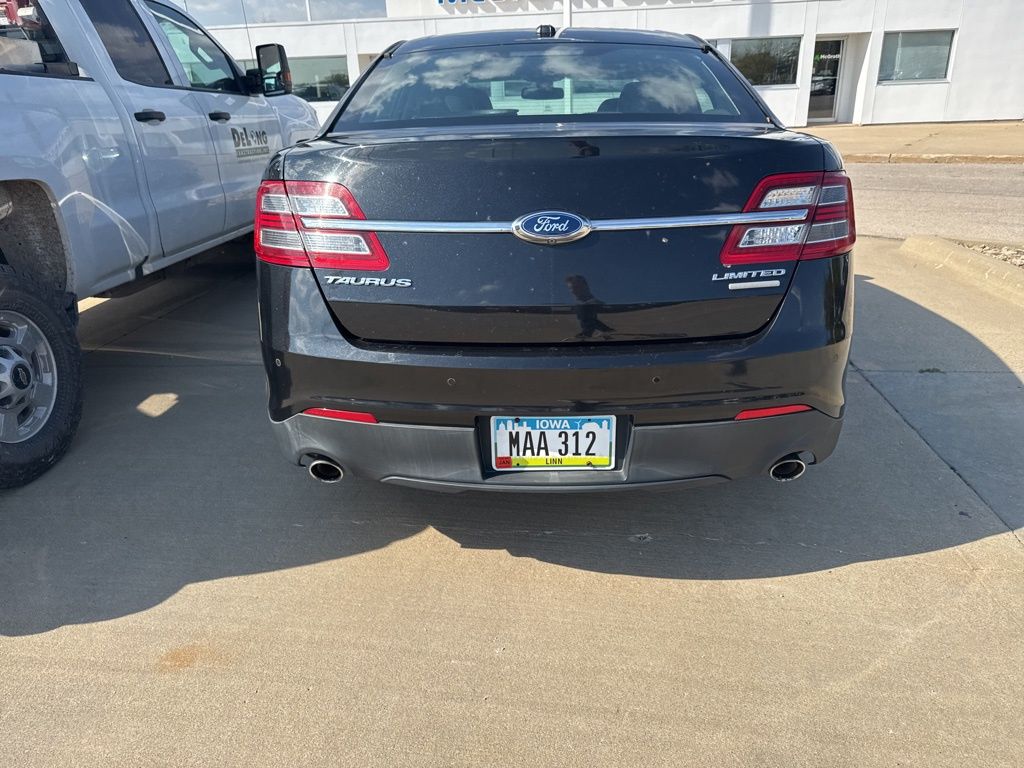 2015 Ford Taurus Limited photo 4