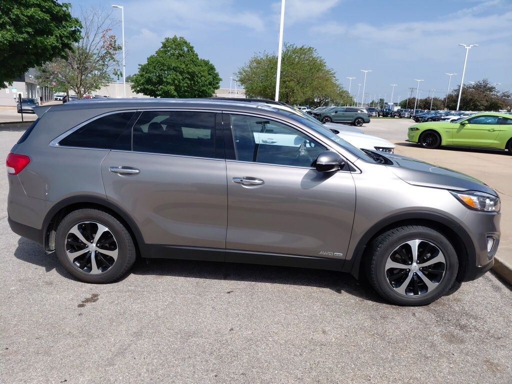 Used 2017 Kia Sorento EX SUV