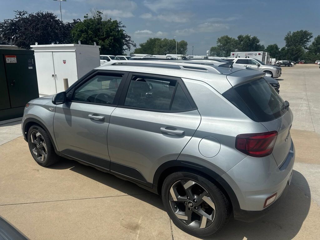 Used 2022 Hyundai Venue SEL SUV