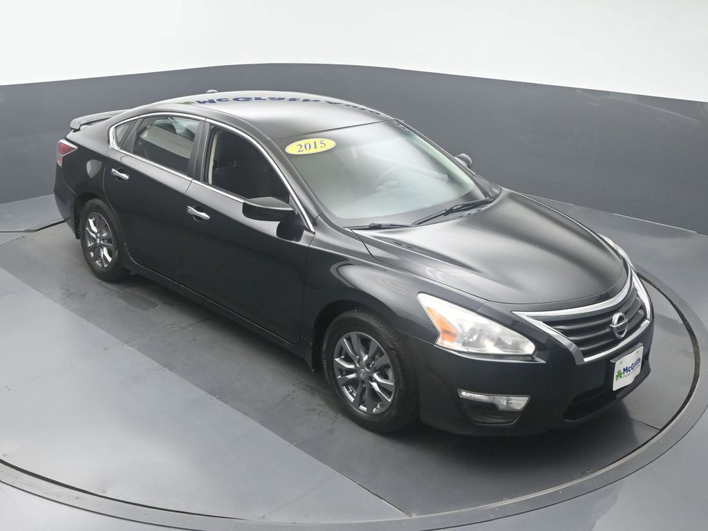 2015 Nissan Altima 2.5 S photo 2