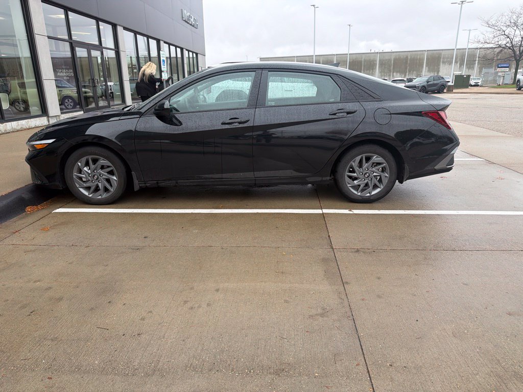 Used 2024 Hyundai Elantra SEL Sedan
