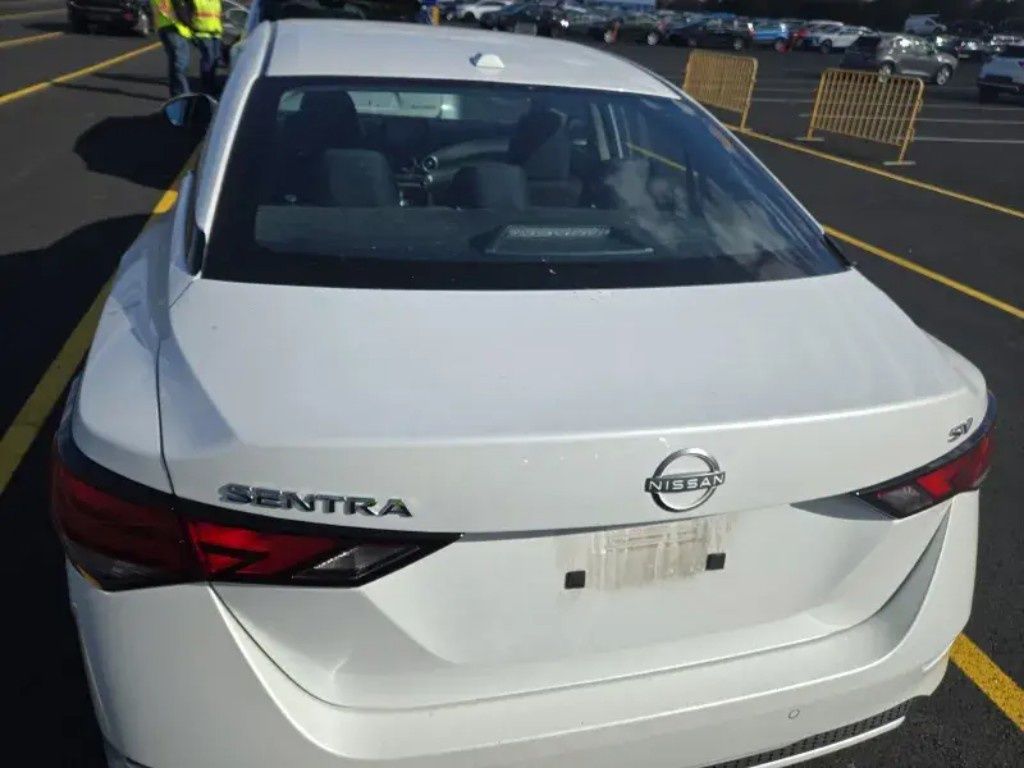 2024 Nissan Sentra SV photo 4
