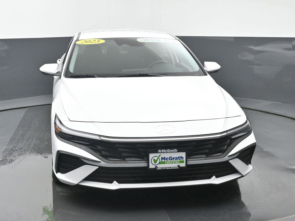 Used 2025 Hyundai Elantra SE Sedan
