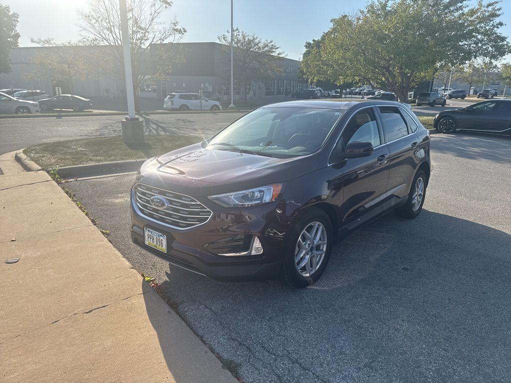 2021 Ford Edge SEL photo 2