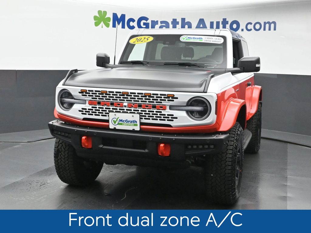 2025 Ford Bronco First Edition photo 4