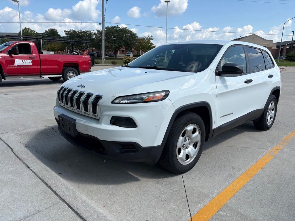 Used 2016 Jeep Cherokee Sport SUV
