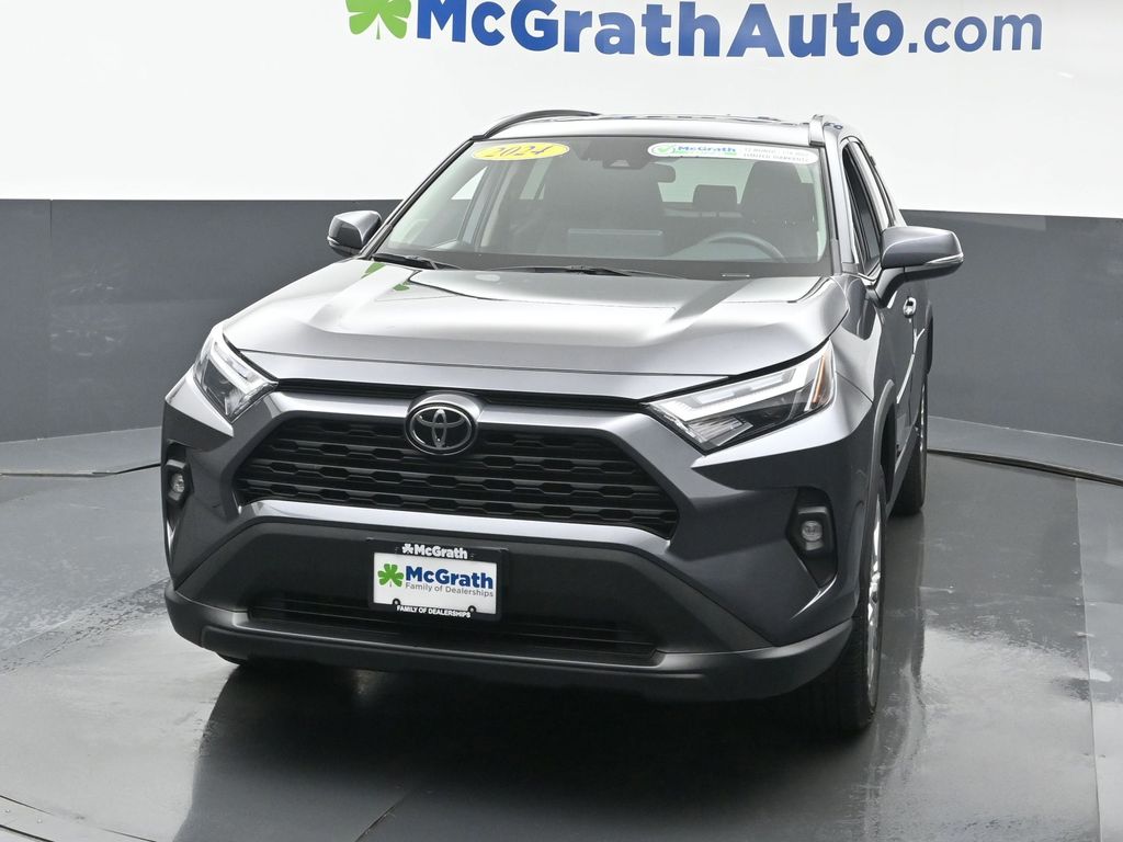 2024 Toyota RAV4 XLE Premium photo 3