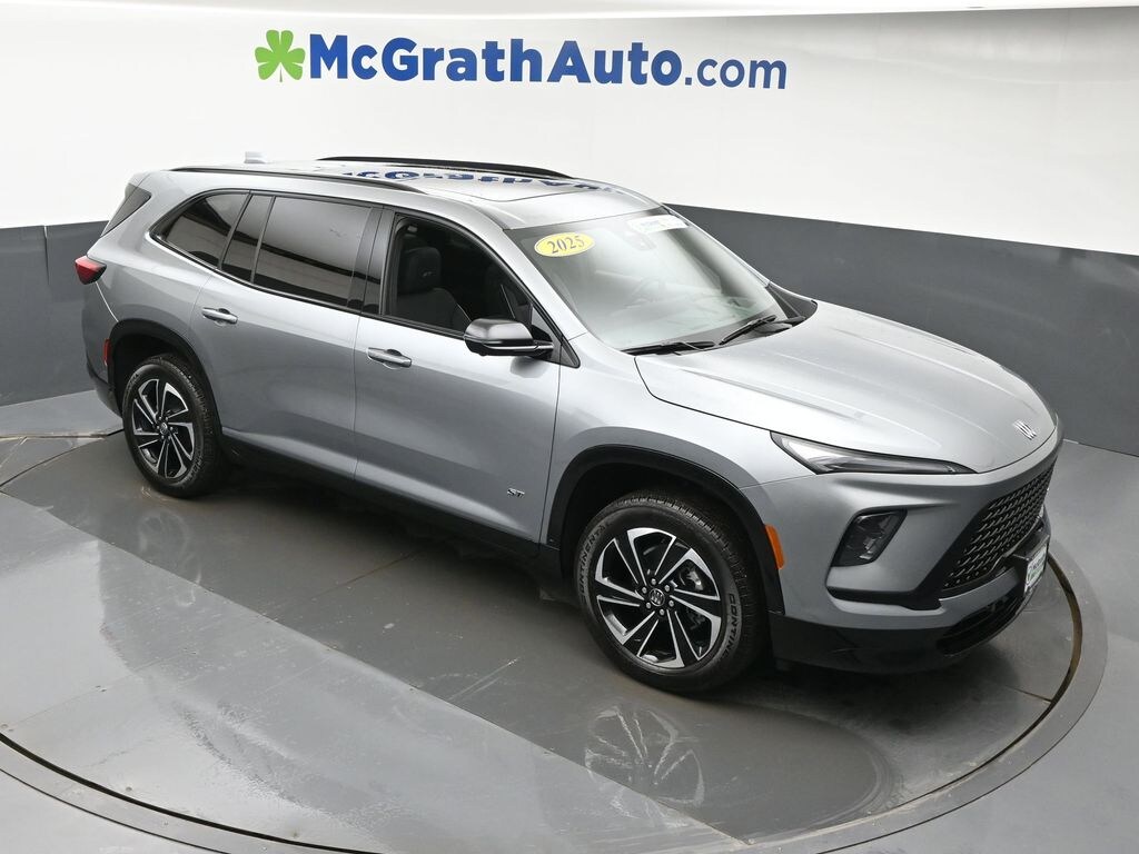 Used 2025 Buick Enclave Sport Touring SUV