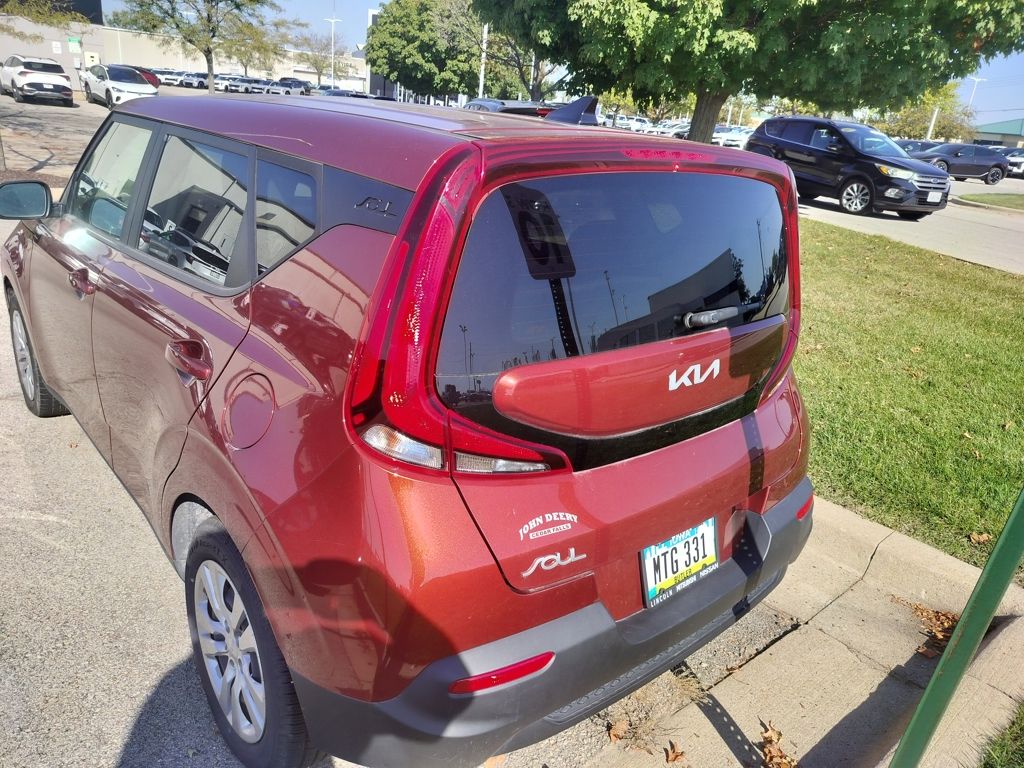 2022 Kia Soul LX photo 2