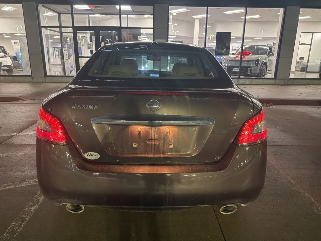 2014 Nissan Maxima SV photo 4