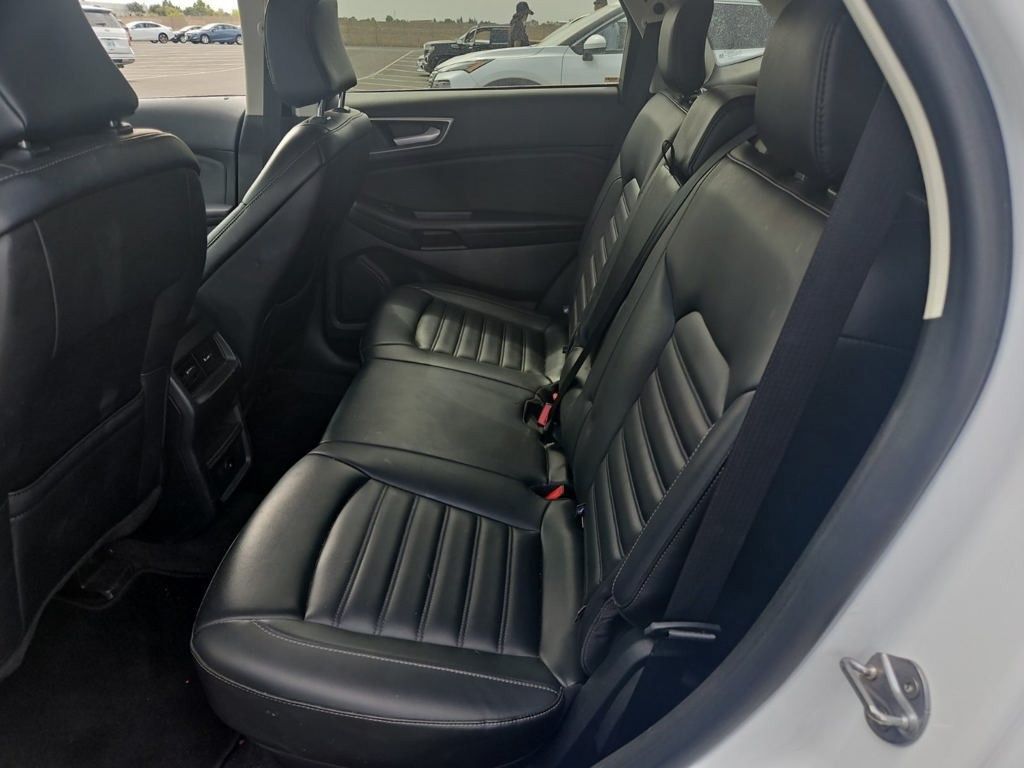 2024 Ford Edge SEL photo 4
