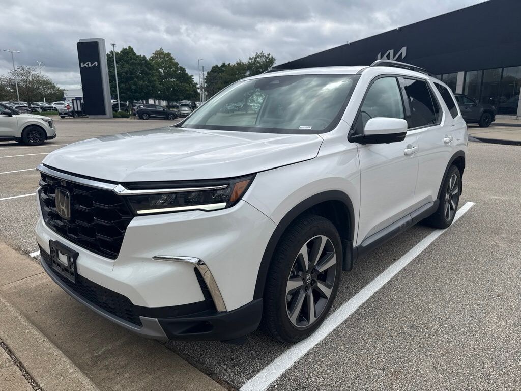 Used 2025 Honda Pilot Elite SUV