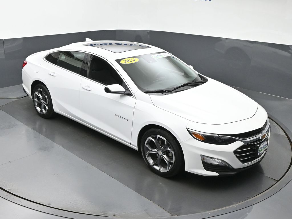 2024 Chevrolet Malibu 1LT photo 2