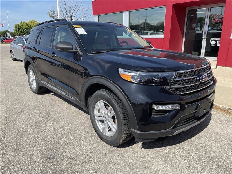 Used 2021 Ford Explorer XLT with VIN 1FMSK8DH3MGA38865 for sale in Hiawatha, IA