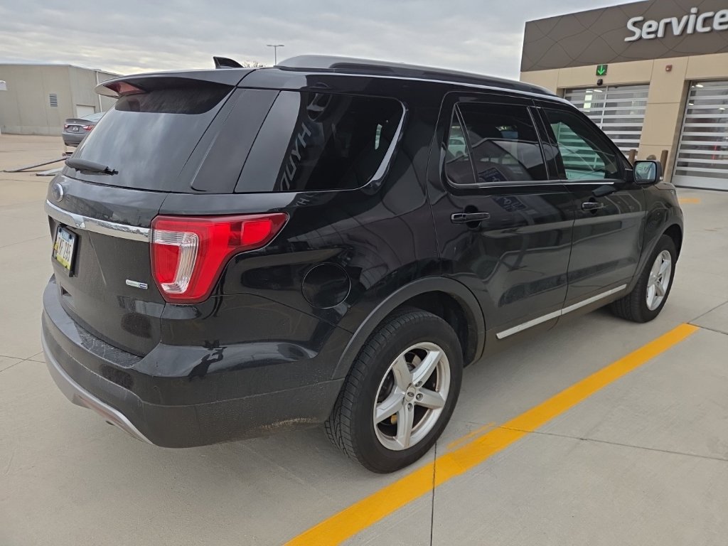 Used 2017 Ford Explorer XLT SUV