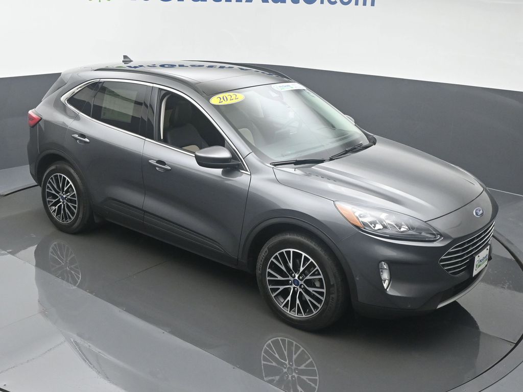 Used 2022 Ford Escape Titanium with VIN 1FMCU0LZ5NUA19683 for sale in Hiawatha, IA