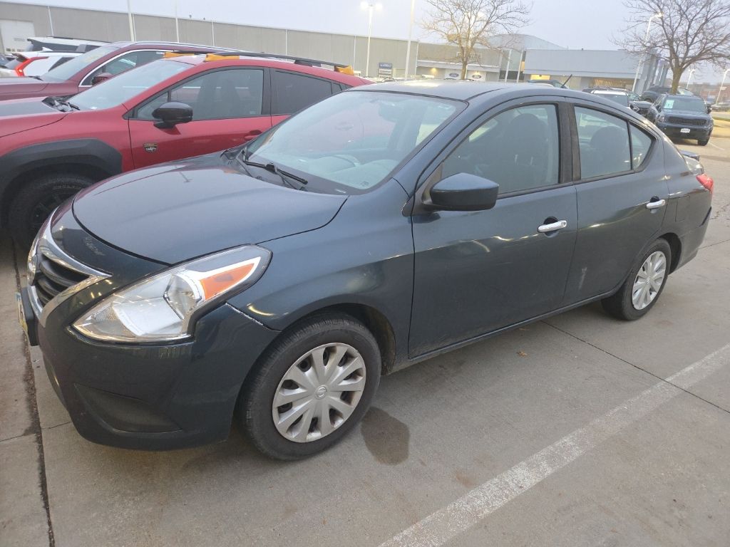 2017 Nissan Versa 1.6 SV photo 2