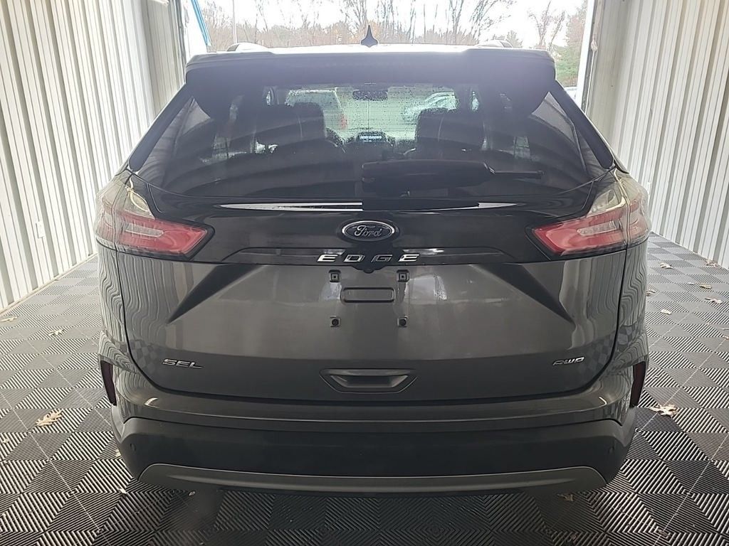2022 Ford Edge SEL photo 4