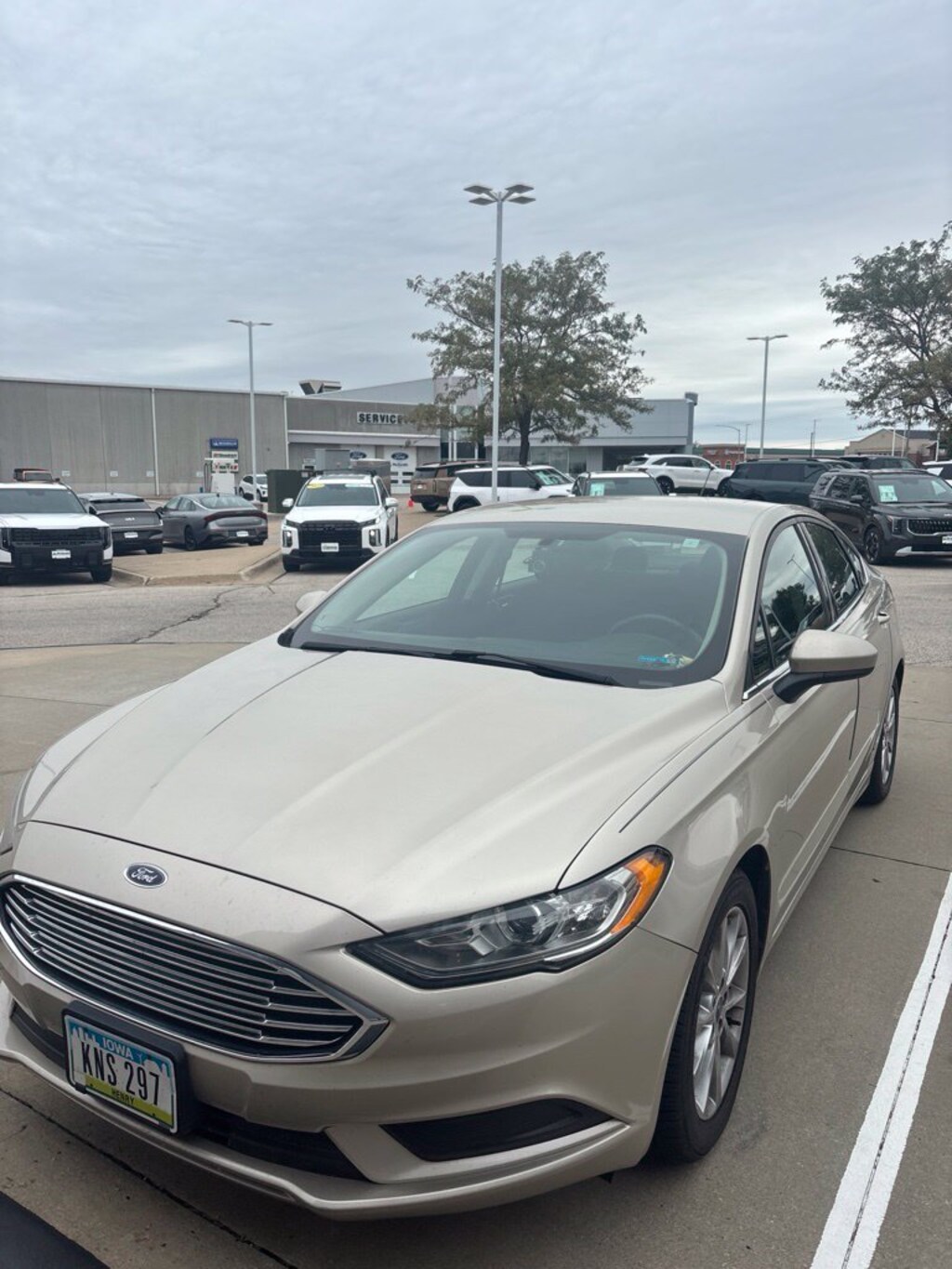 Used 2017 Ford Fusion SE Sedan