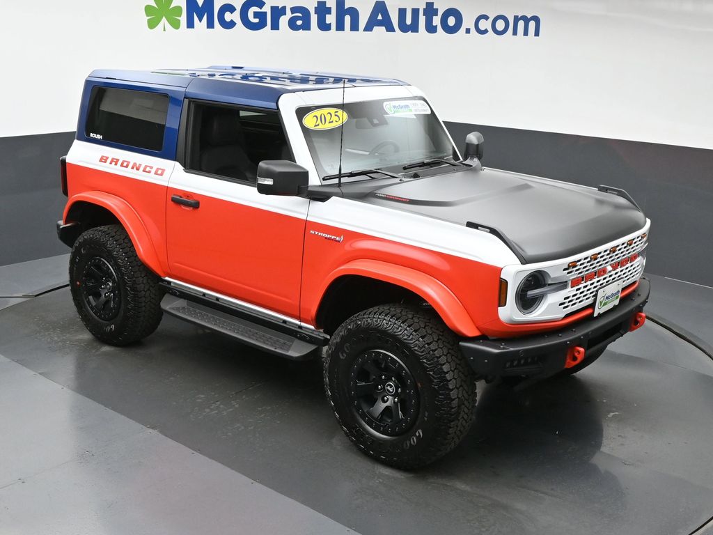 2025 Ford Bronco First Edition photo 2