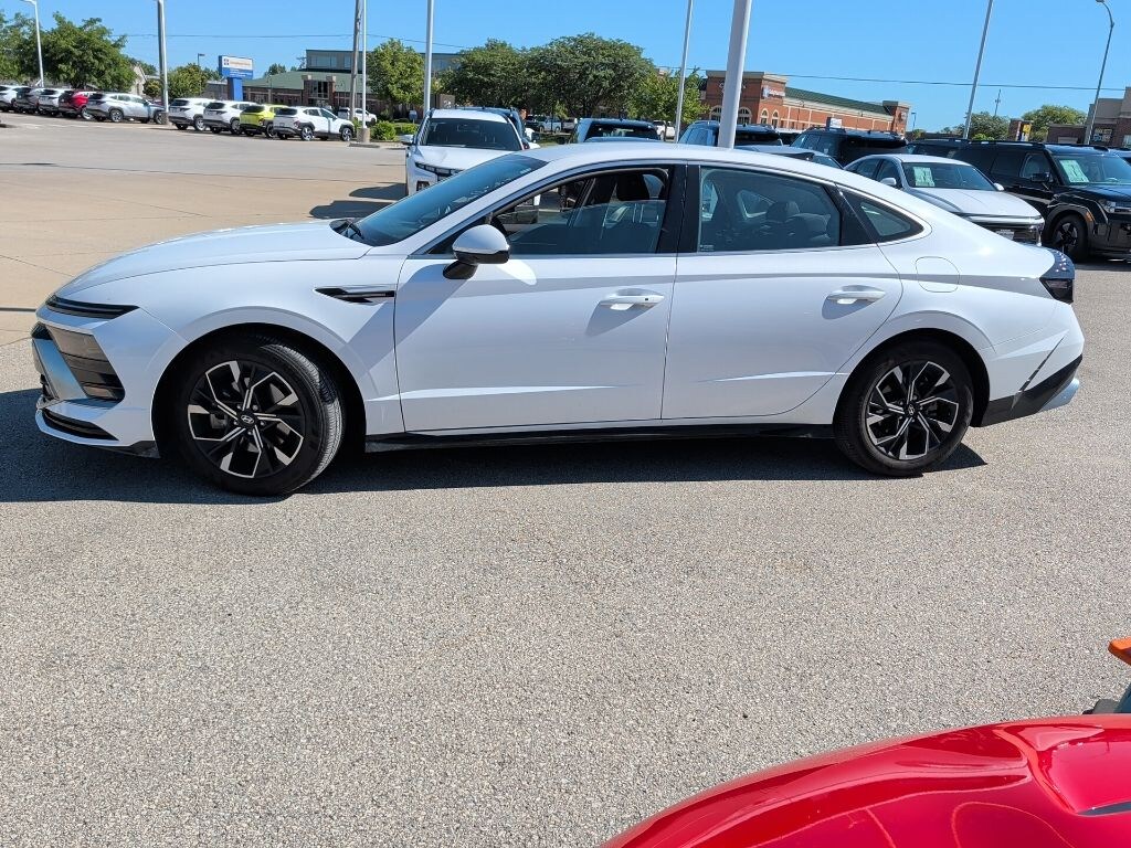 Used 2025 Hyundai Sonata SEL Sedan