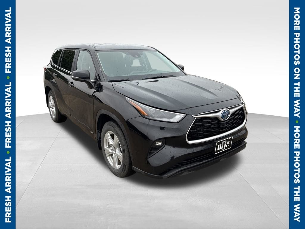 Used 2023 Toyota Highlander Hybrid LE SUV