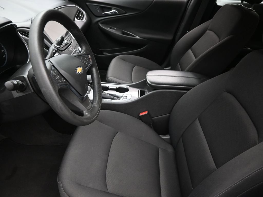 2024 Chevrolet Malibu 1LT - Photo 13
