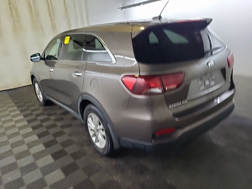 2019 Kia Sorento LX photo 3