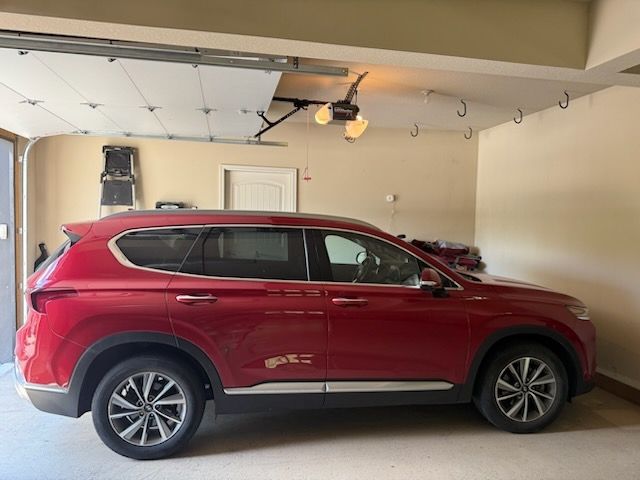 2019 Hyundai Santa Fe Ultimate photo 2