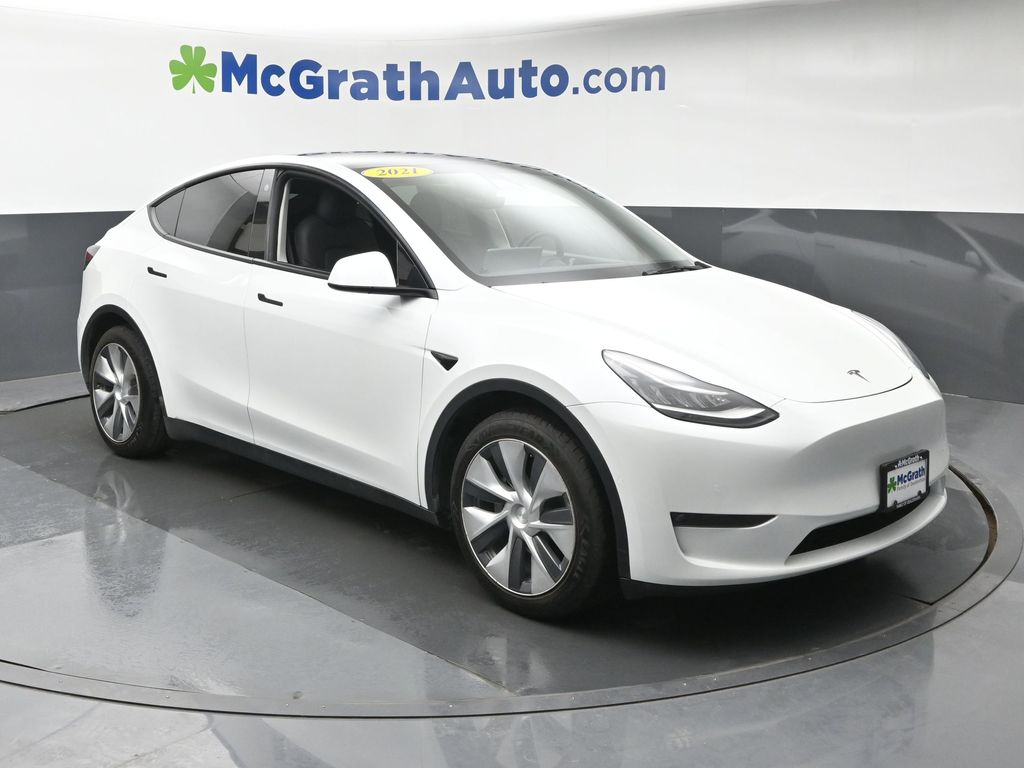 Used 2021 Tesla Model Y Long Range with VIN 5YJYGDEE2MF246050 for sale in Hiawatha, IA
