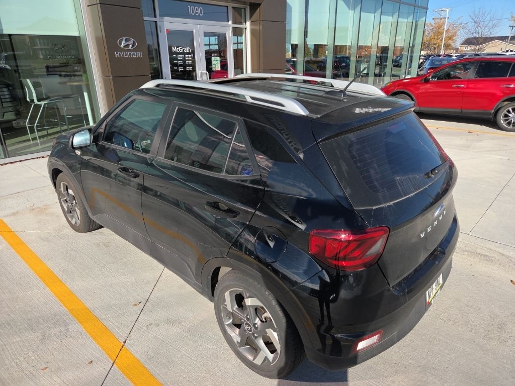 Used 2023 Hyundai Venue SEL SUV