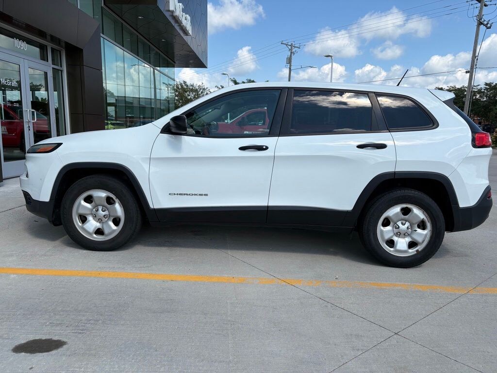 Used 2016 Jeep Cherokee Sport SUV