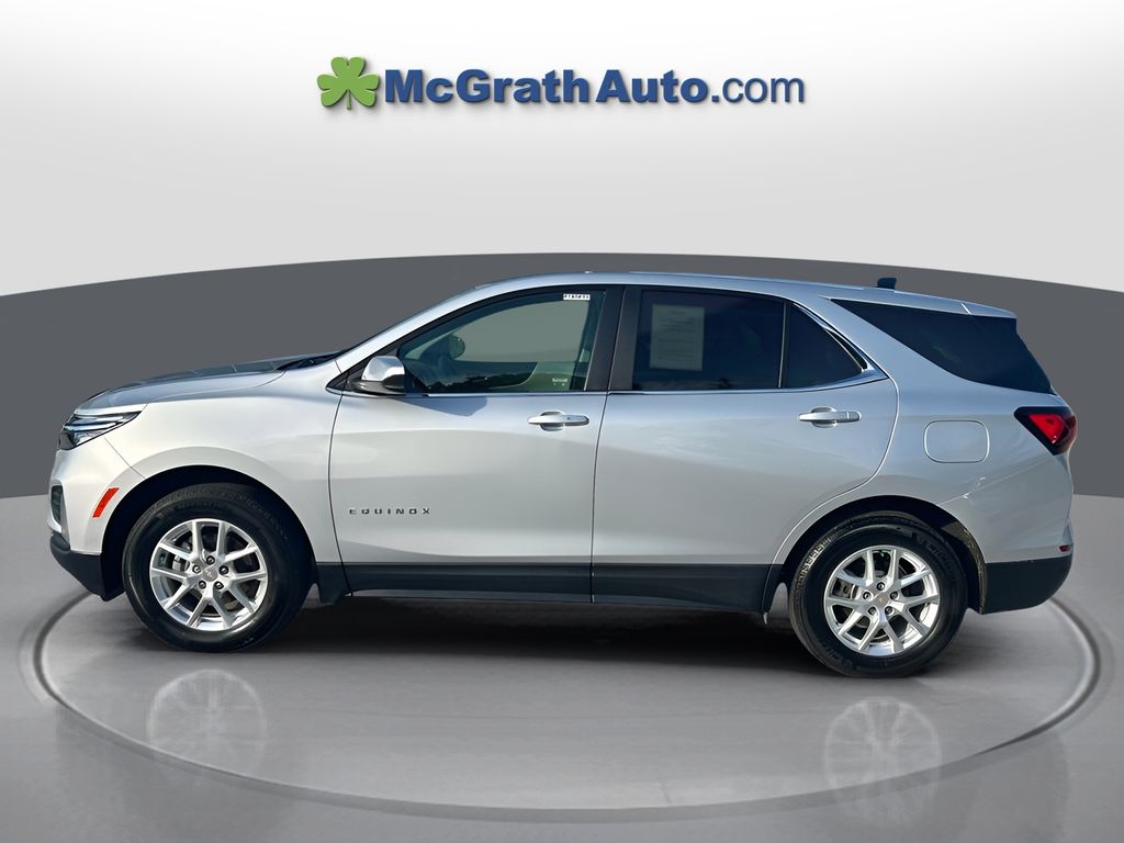 2022 Chevrolet Equinox LT photo 2