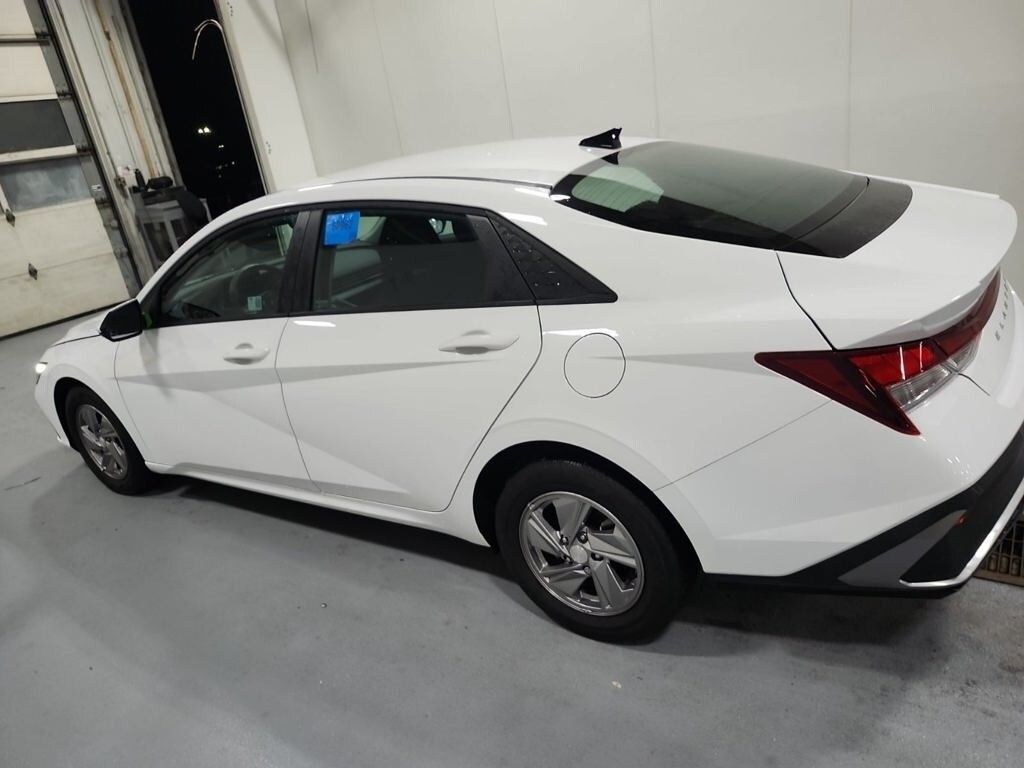Used 2025 Hyundai Elantra SE Sedan