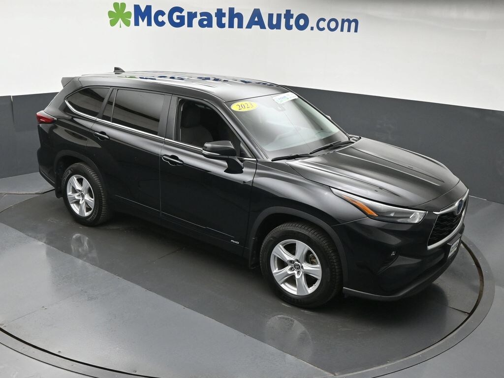 Used 2023 Toyota Highlander Hybrid LE SUV