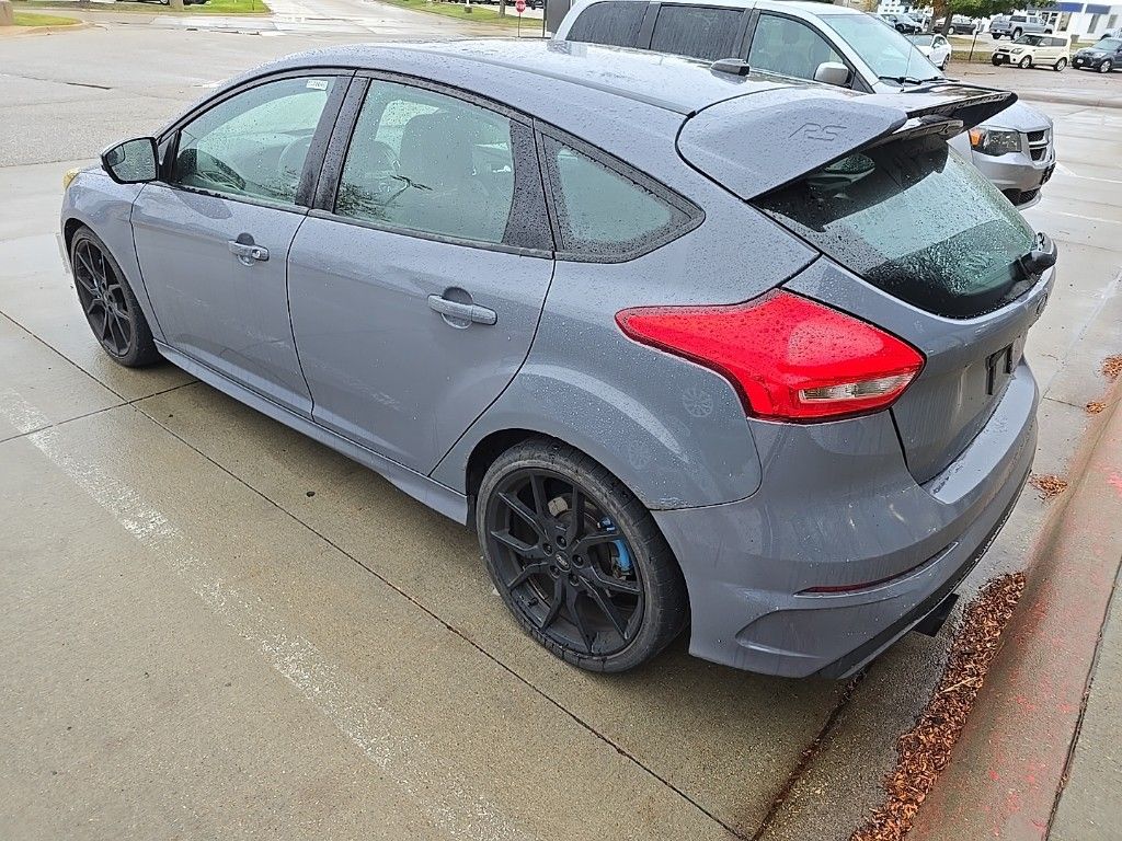 2017 Ford Focus RS photo 2
