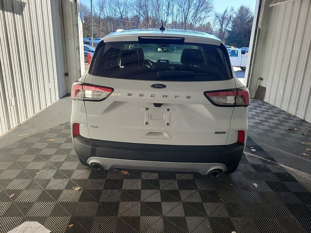 2020 Ford Escape SE Sport Hybrid photo 4