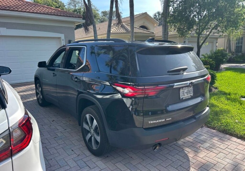 Used 2023 Chevrolet Traverse LT Leather SUV