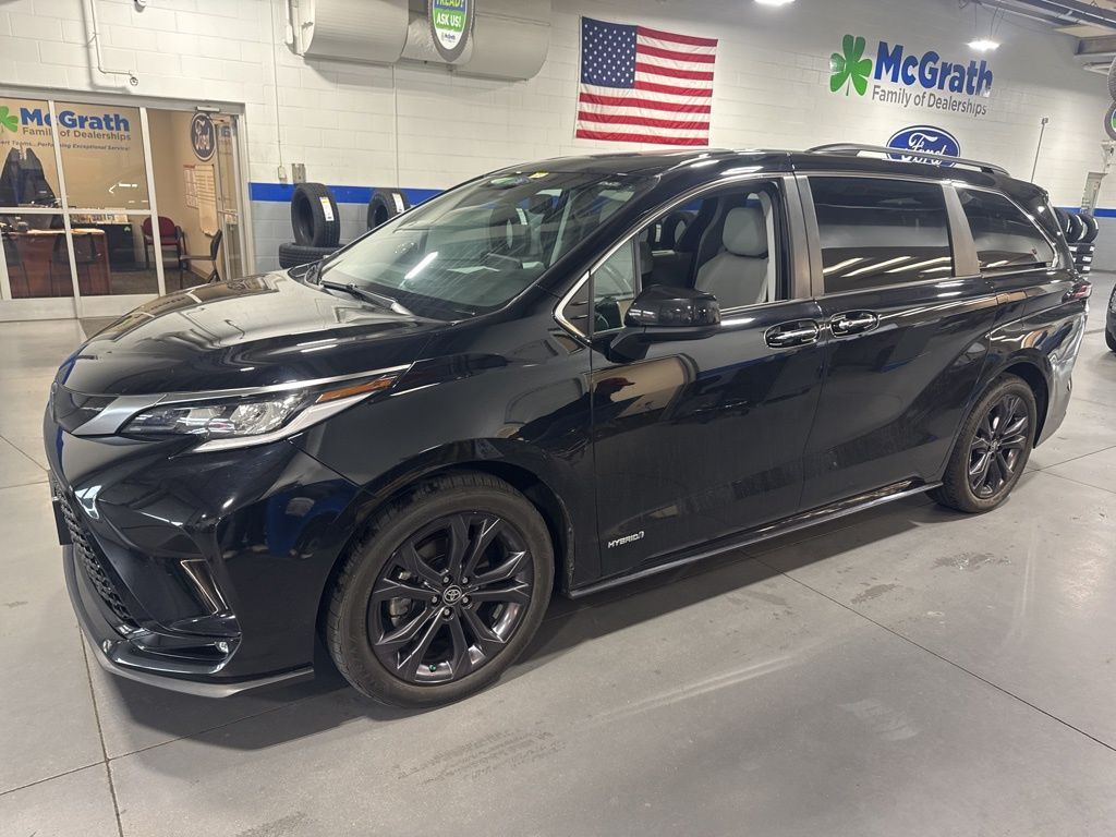 2021 Toyota Sienna XSE photo 4