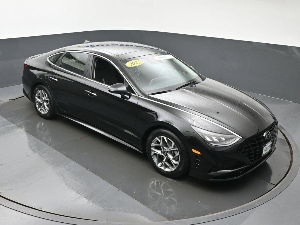 Used 2023 Hyundai Sonata SEL Sedan