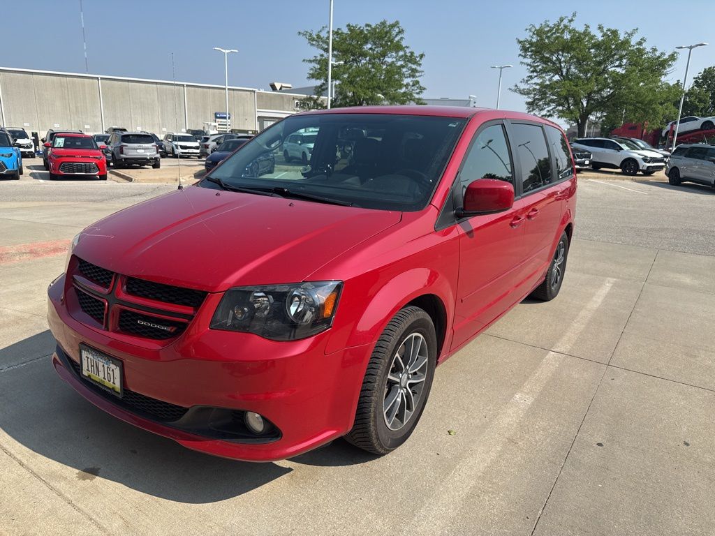 Used 2015 Dodge Grand Caravan R/T with VIN 2C4RDGEGXFR681146 for sale in Hiawatha, IA