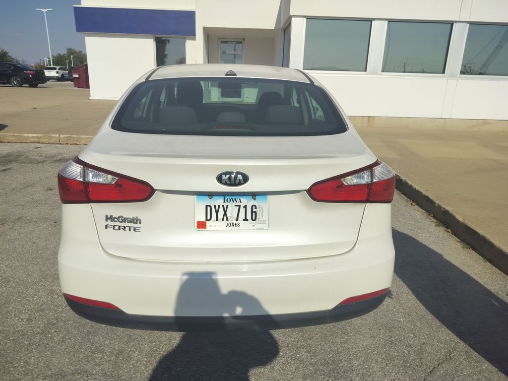 2015 Kia Forte LX photo 3