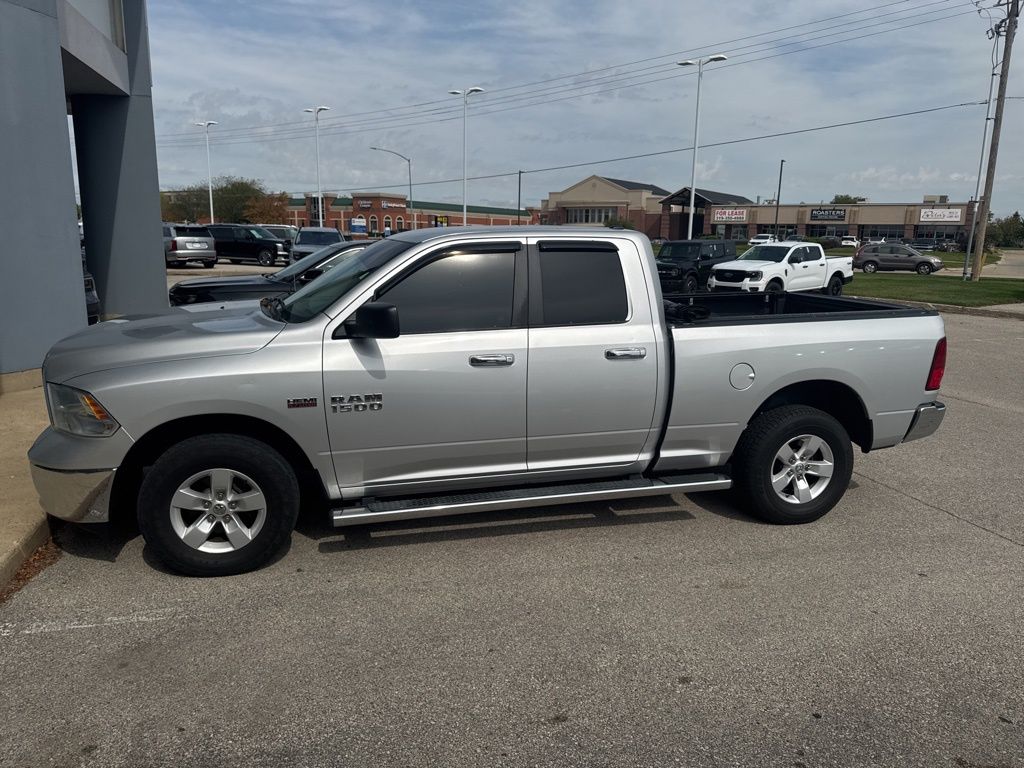 2018 Ram 1500 SLT photo 4