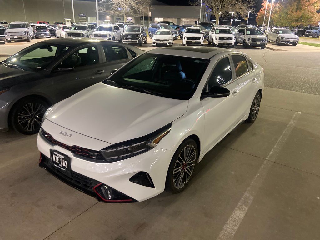 2024 Kia Forte GT photo 2